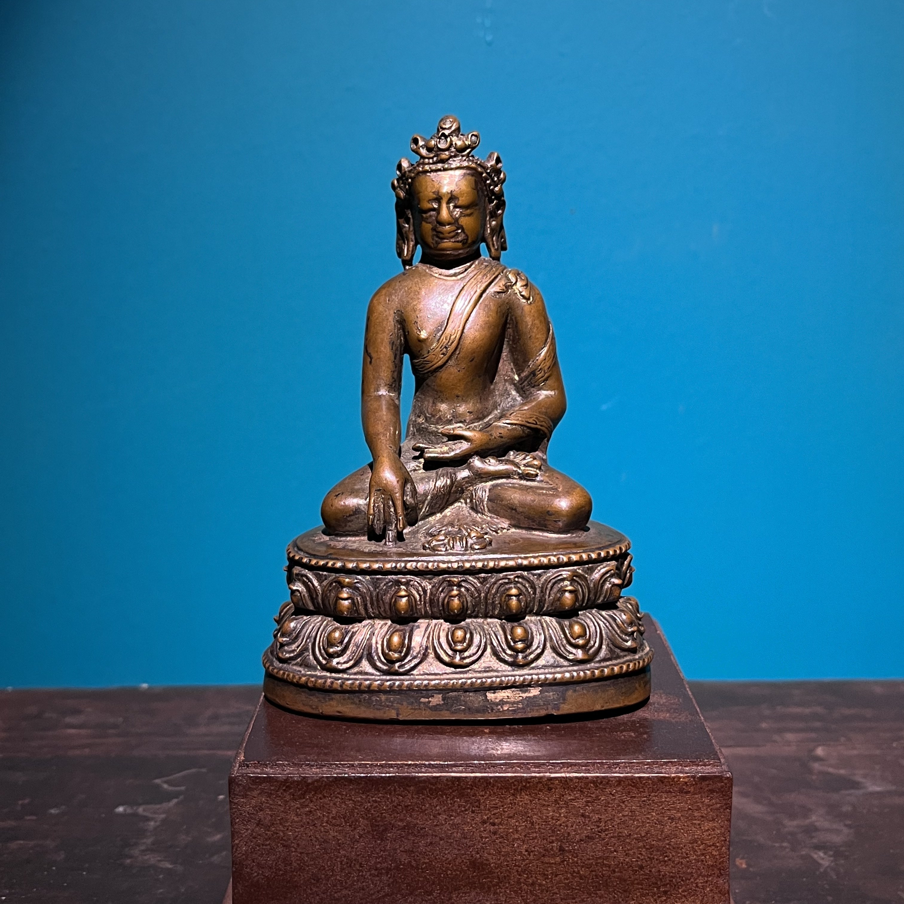 十六世紀(jì)寶冠釋迦牟尼造像