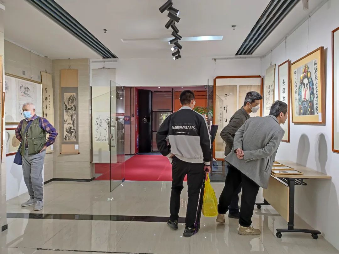 現(xiàn)場|花地藝拍2022秋拍預(yù)展現(xiàn)場盛況直擊，明日中國書畫專場開拍！