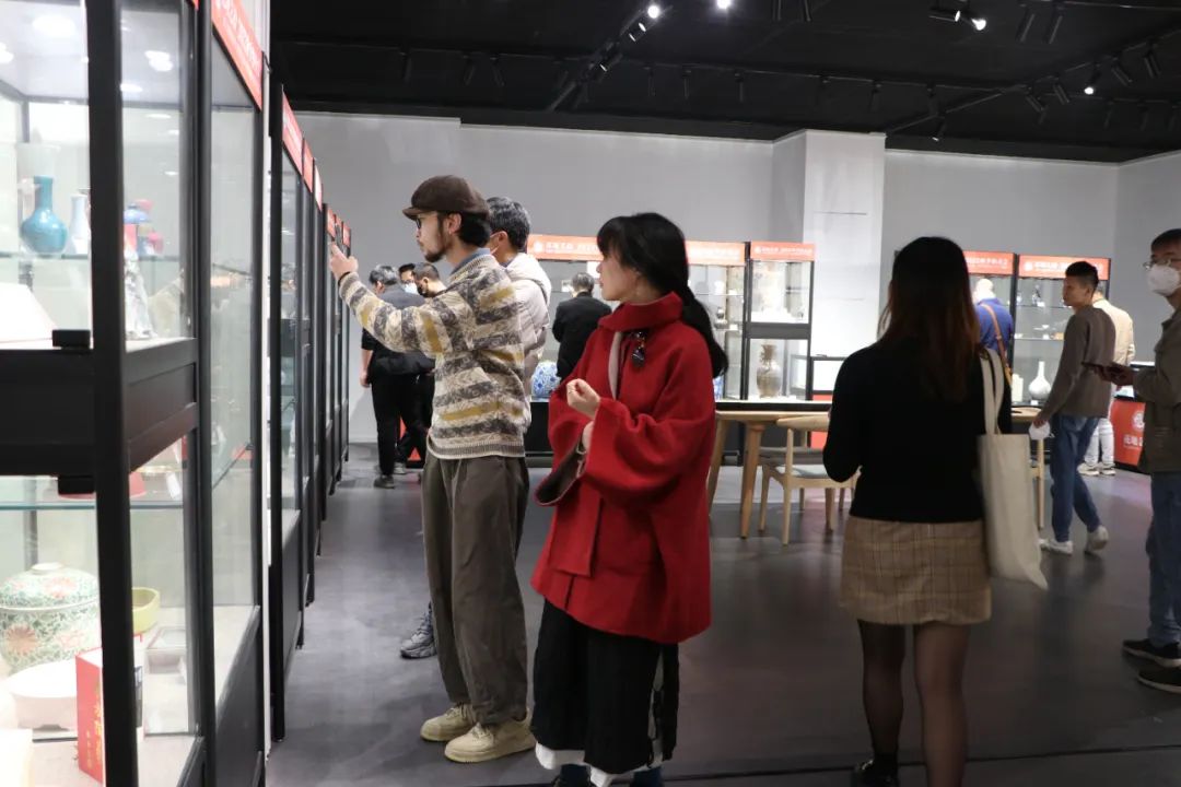現(xiàn)場|花地藝拍2022秋拍預(yù)展現(xiàn)場盛況直擊，明日中國書畫專場開拍！