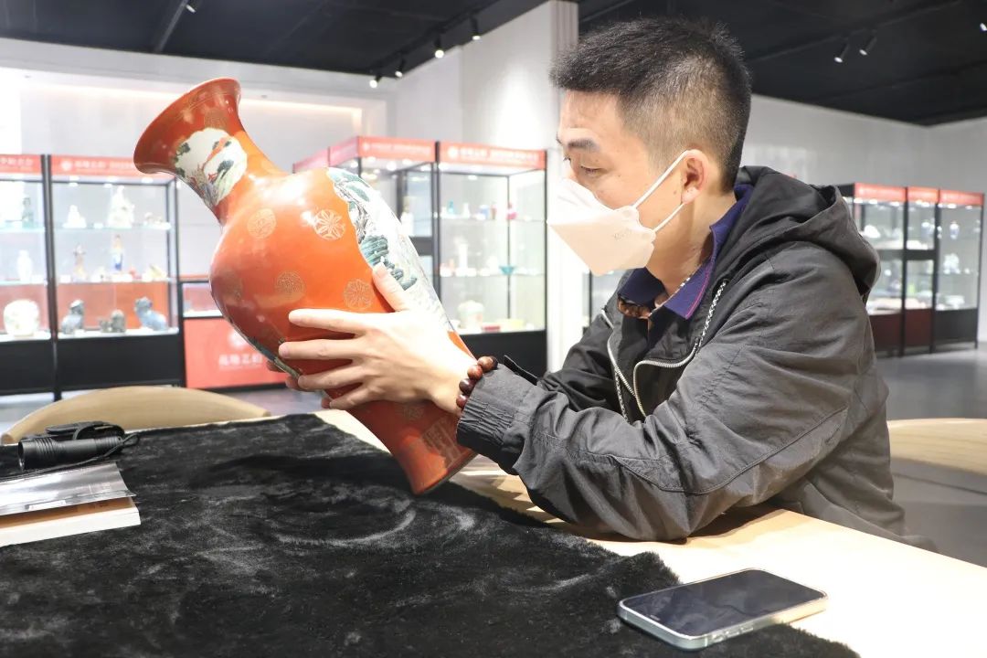 現(xiàn)場|花地藝拍2022秋拍預(yù)展現(xiàn)場盛況直擊，明日中國書畫專場開拍！