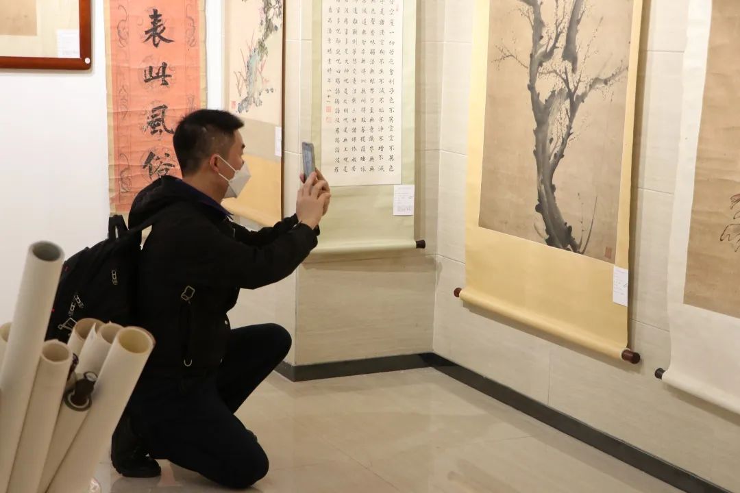 現(xiàn)場|花地藝拍2022秋拍預(yù)展現(xiàn)場盛況直擊，明日中國書畫專場開拍！