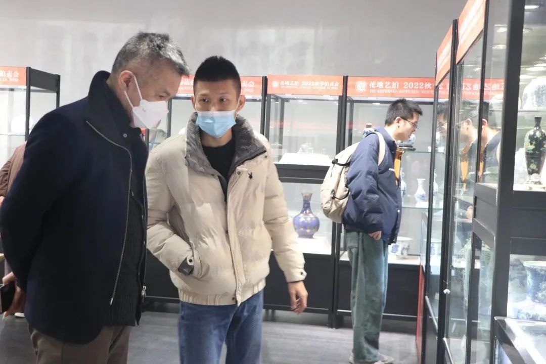 現(xiàn)場|花地藝拍2022秋拍預(yù)展現(xiàn)場盛況直擊，明日中國書畫專場開拍！