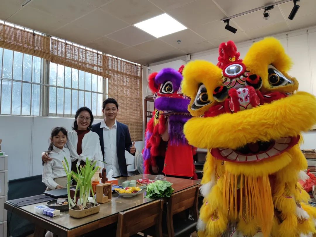 花地灣古玩城醒獅旺場(chǎng)，財(cái)?shù)?、福到~